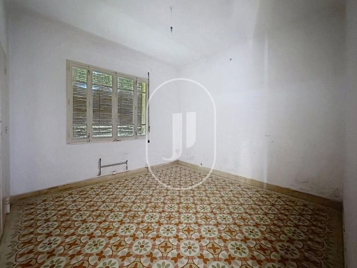 Image No.5-2 Bed House for sale