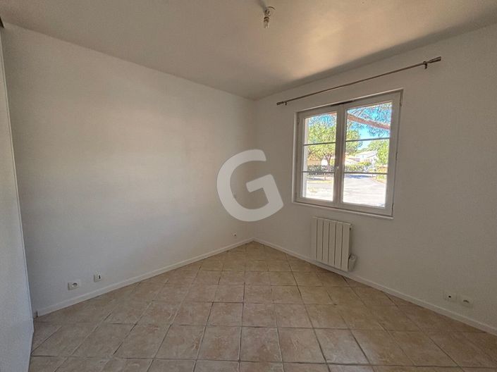 Image No.12-4 Bed House for sale