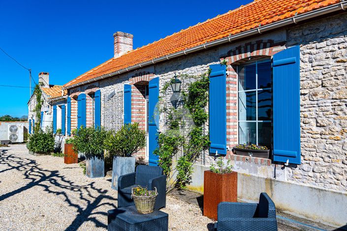 Image No.17-4 Bed House for sale