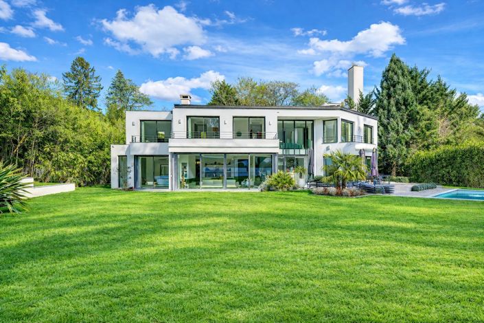 Image No.2-6 Bed Property for sale