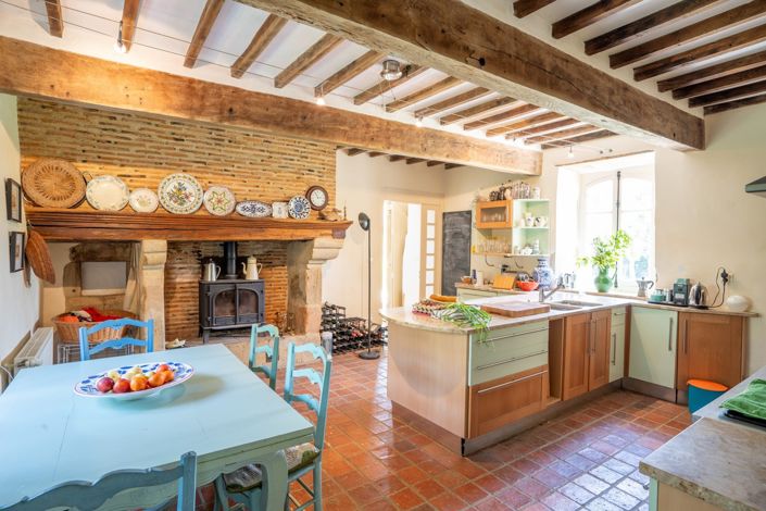 Image No.7-6 Bed House for sale