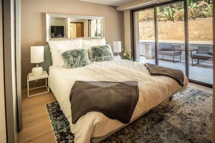 Image No.12-5 Bed House for sale