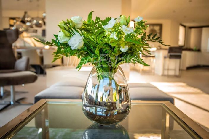 Image No.7-5 Bed House for sale