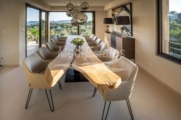 Image No.7-5 Bed House for sale