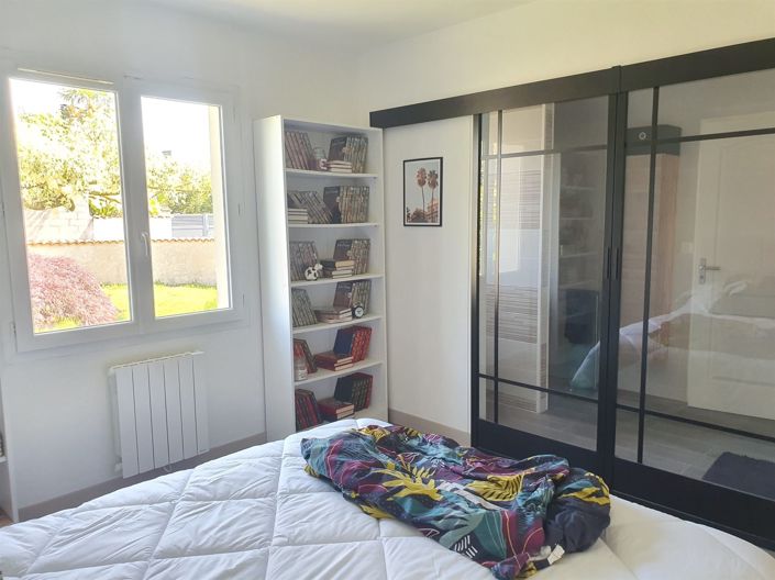 Image No.11-3 Bed House for sale