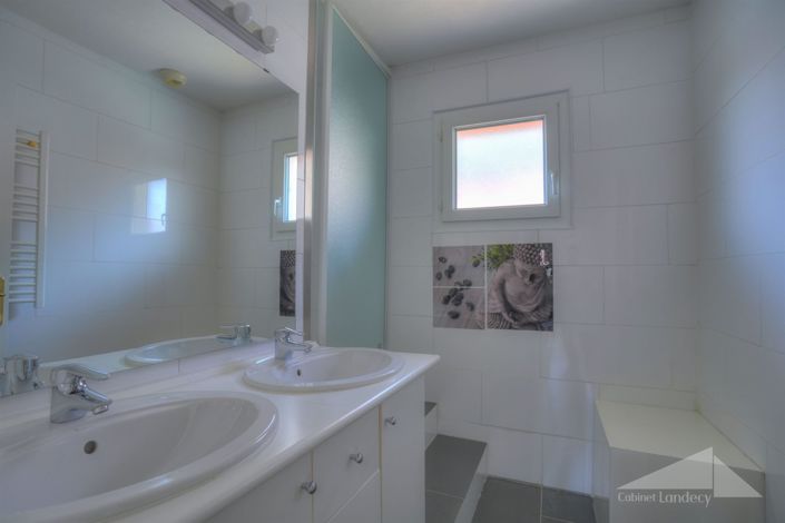 Image No.5-3 Bed House for sale