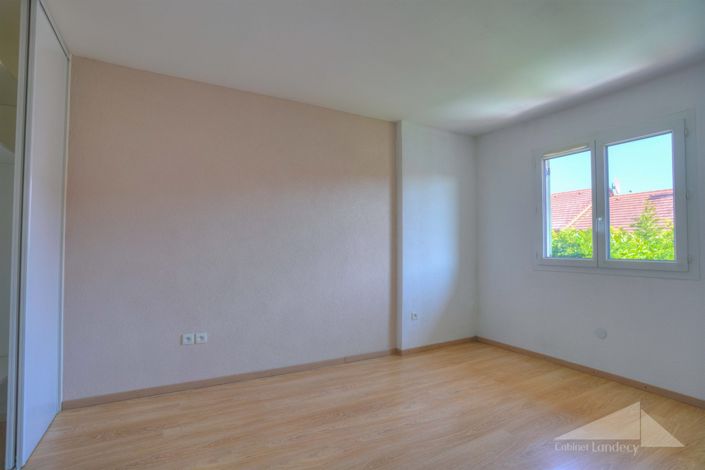 Image No.6-3 Bed House for sale