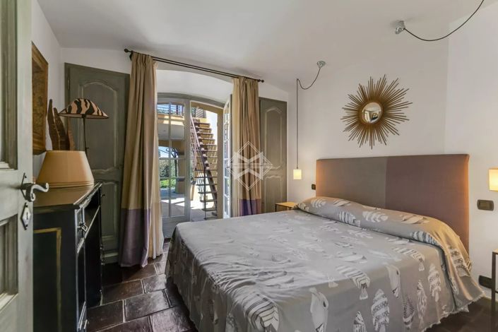 Image No.13-6 Bed House for sale