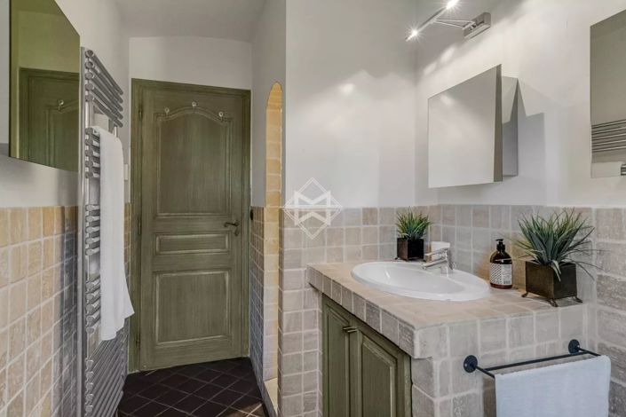 Image No.14-6 Bed House for sale