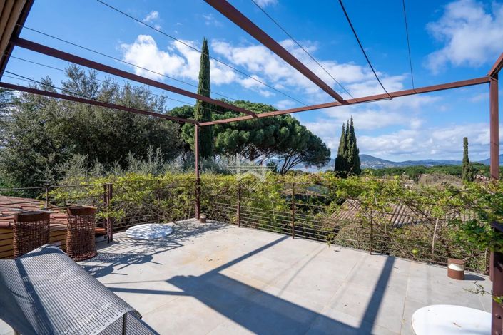 Image No.7-6 Bed House for sale