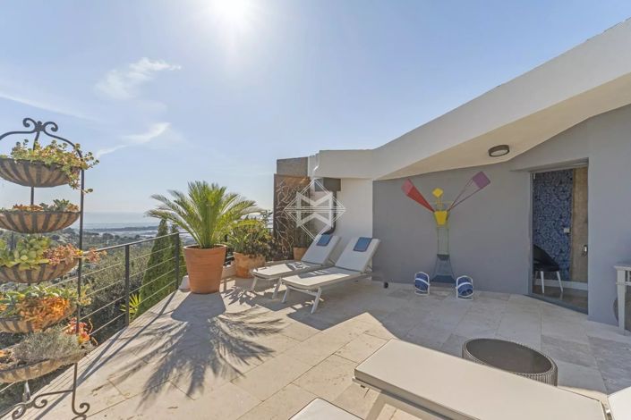 Image No.14-3 Bed House for sale