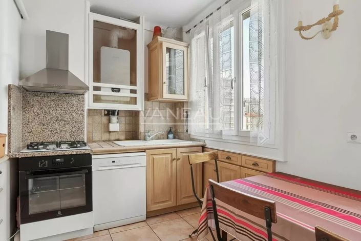 Image No.11-3 Bed Apartment for sale