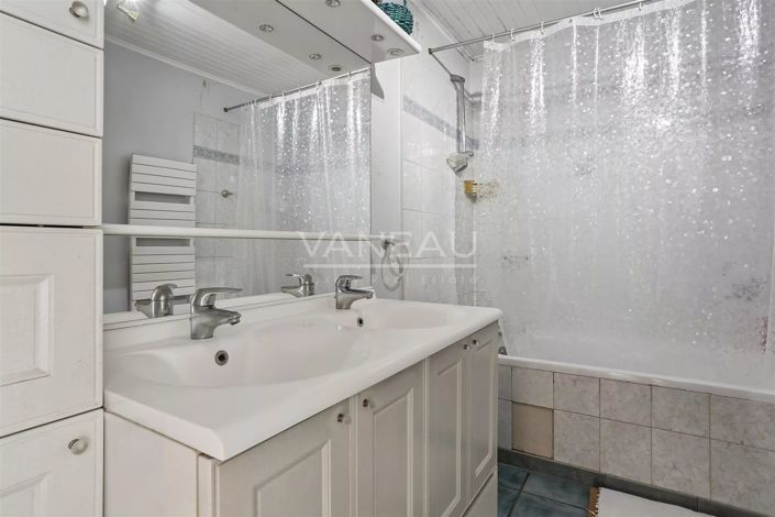 Image No.12-3 Bed Apartment for sale