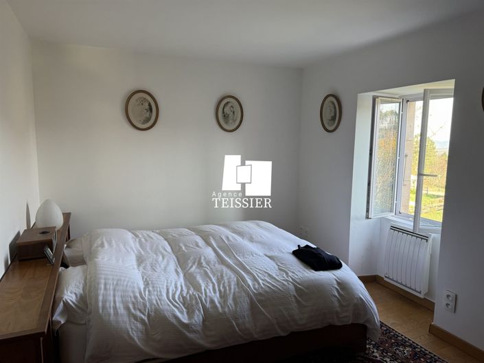 Image No.11-3 Bed House for sale