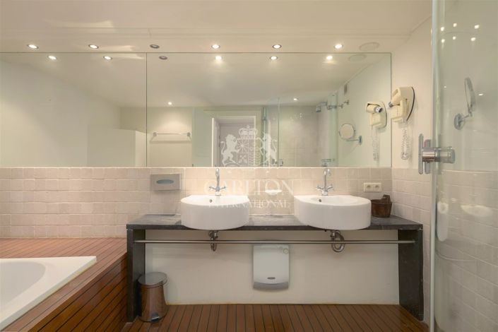 Image No.14-10 Bed House for sale