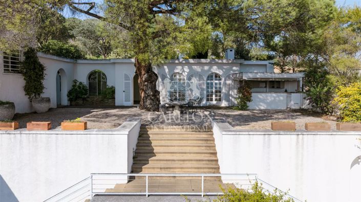 Image No.5-10 Bed House for sale