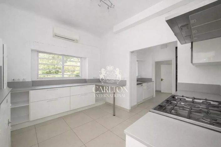 Image No.9-Maison de 10 chambres à vendre à Sainte-Maxime