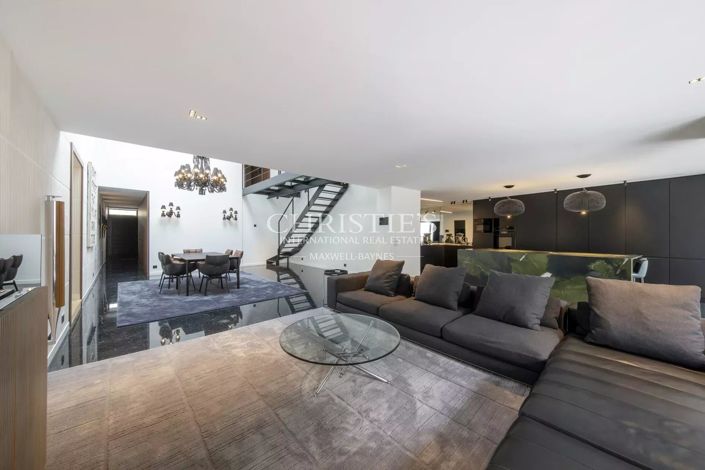 Image No.2-5 Bed House for sale