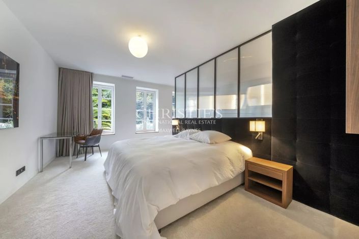 Image No.8-5 Bed House for sale