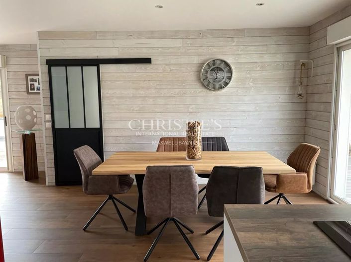 Image No.16-5 Bed House for sale