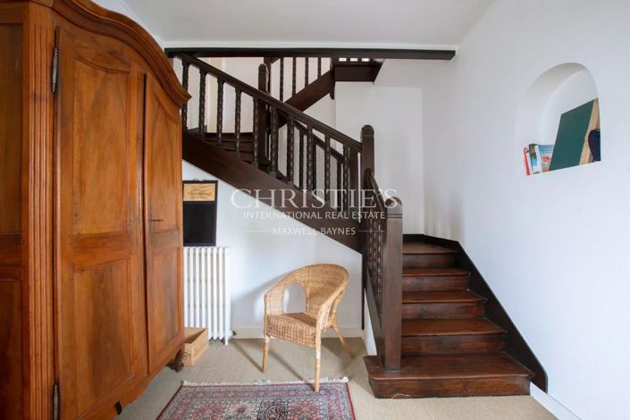 Image No.10-6 Bed House for sale