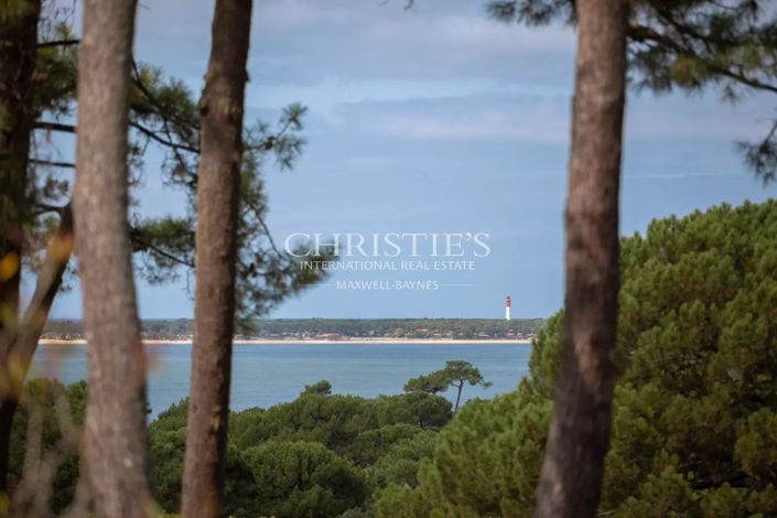 Image No.3-6 Bed House for sale