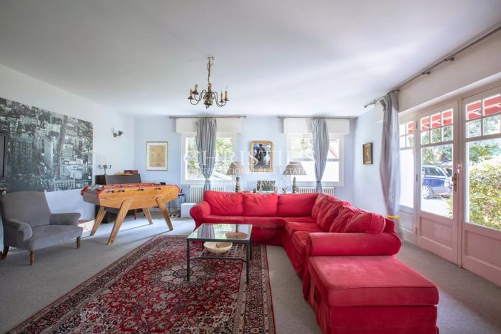 Image No.6-6 Bed House for sale