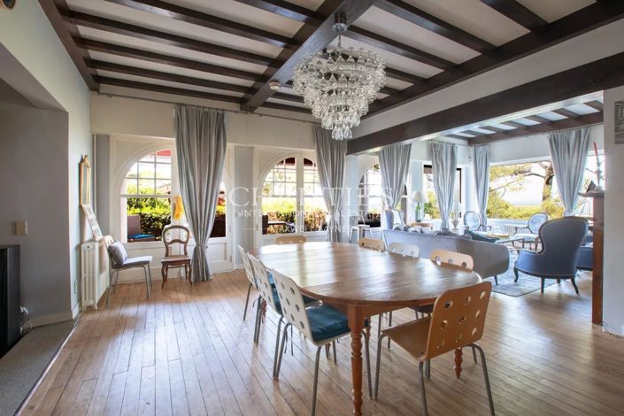 Image No.9-6 Bed House for sale