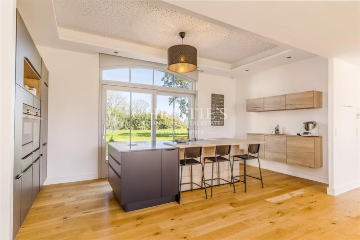 Image No.5-5 Bed House for sale