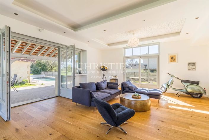 Image No.7-5 Bed House for sale