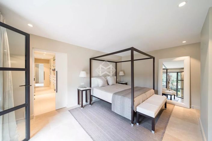 Image No.10-3 Bed House for sale