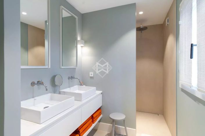 Image No.13-3 Bed House for sale