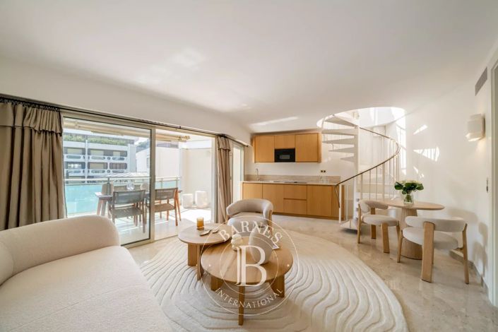 Image No.2-Appartement de 2 chambres à vendre à Cannes