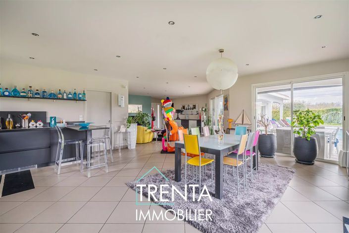 Image No.8-3 Bed House for sale