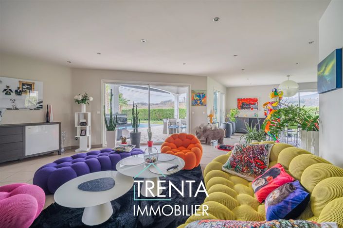 Image No.9-3 Bed House for sale