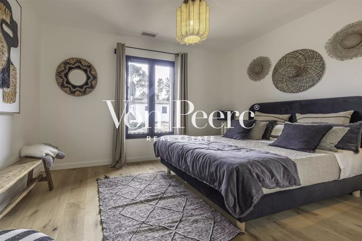 Image No.17-4 Bed House for sale