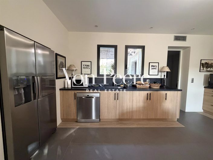 Image No.3-4 Bed House for sale