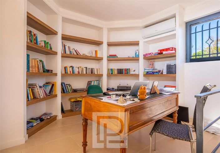 Image No.27-6 Bed House for sale
