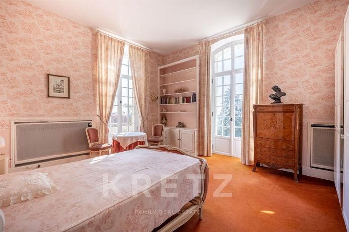 Image No.10-9 Bed House for sale