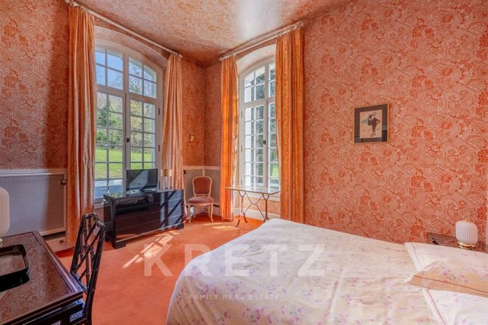 Image No.11-9 Bed House for sale