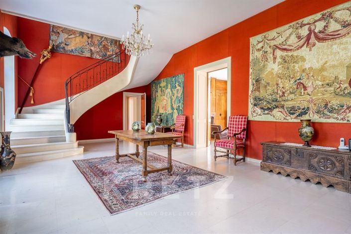 Image No.3-9 Bed House for sale