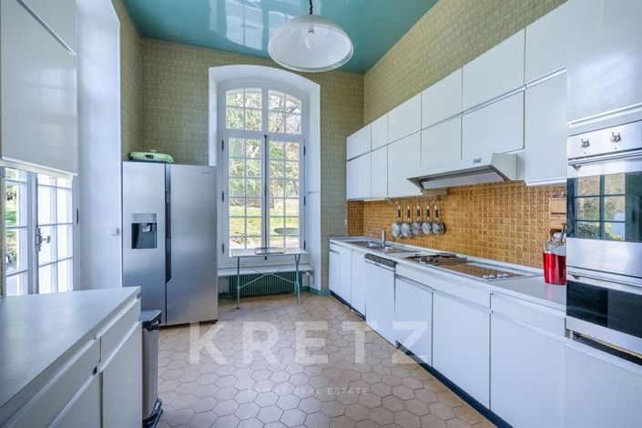 Image No.4-9 Bed House for sale