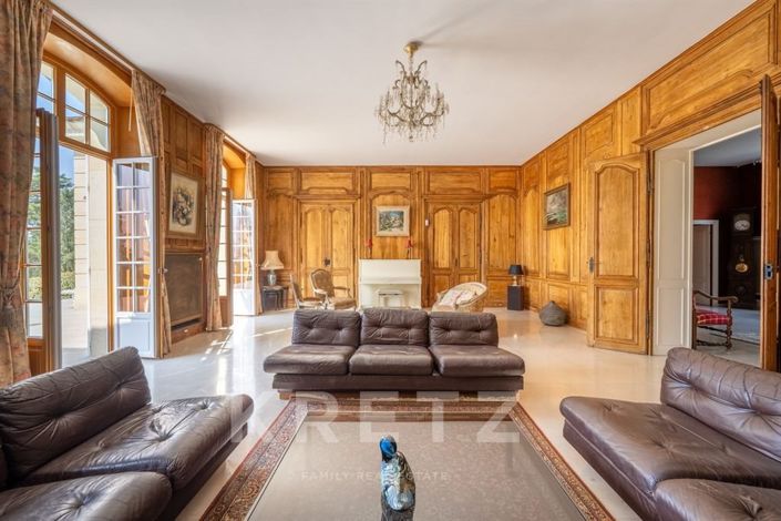 Image No.8-9 Bed House for sale