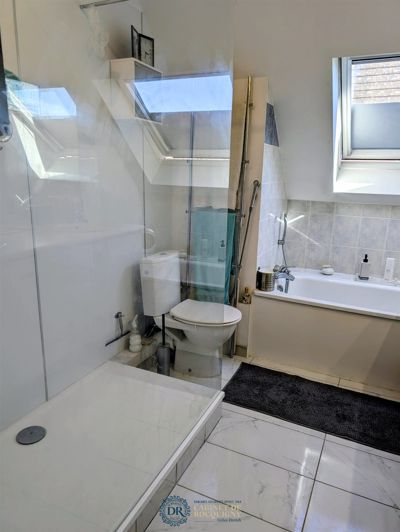 Image No.10-3 Bed House for sale