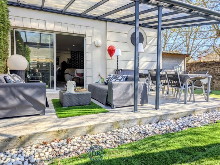 Image No.11-3 Bed House for sale