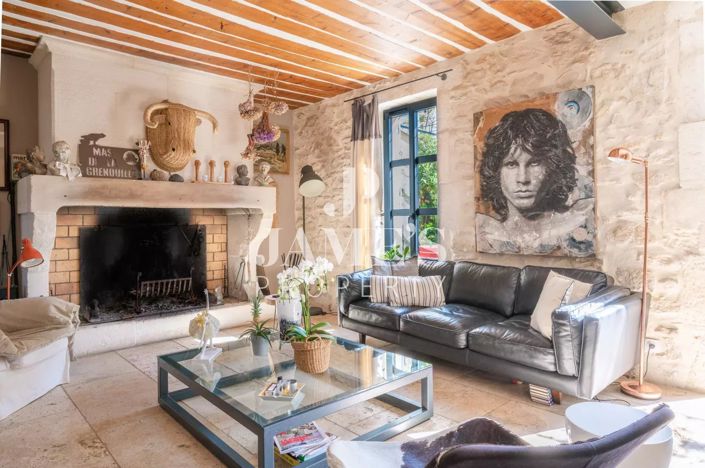 Image No.6-5 Bed House for sale