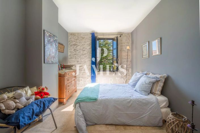 Image No.9-5 Bed House for sale