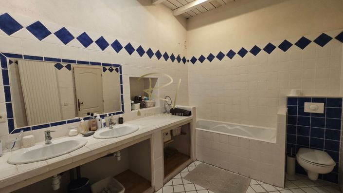 Image No.12-4 Bed House for sale