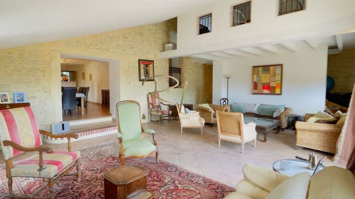 Image No.3-4 Bed House for sale