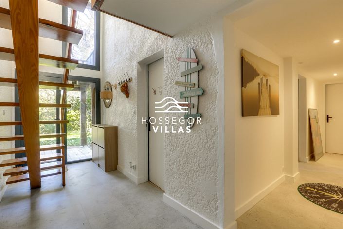 Image No.10-5 Bed House for sale